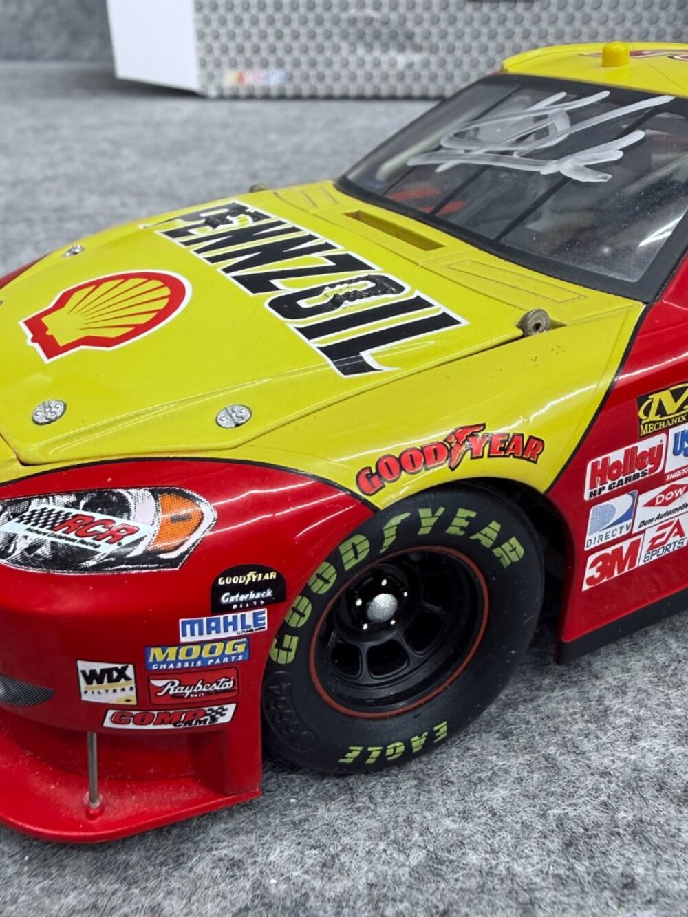 2010 CFS Champion Kevin Harvick #29 Shell Pennzoil 1/24 NASCAR Diecast Chevrolet - Picture 8 of 16